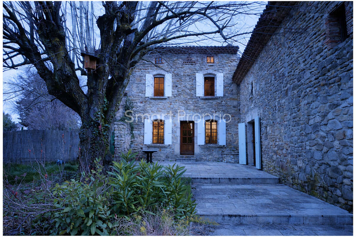 Maison à MONTELIMAR