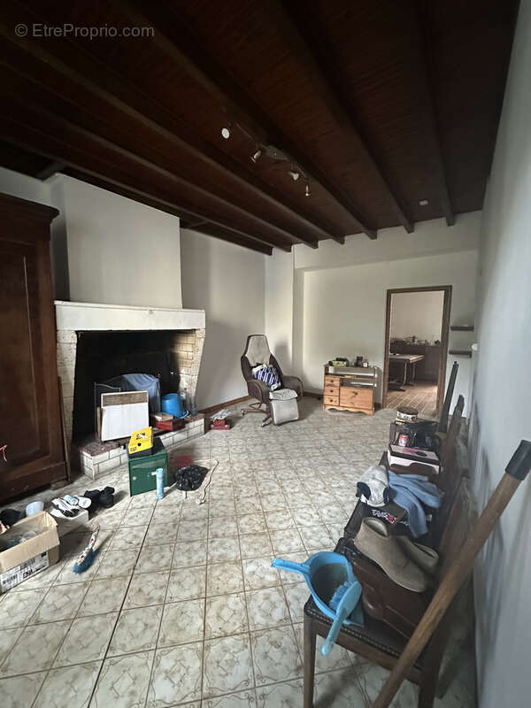 Maison à LA ROCHE-CHALAIS