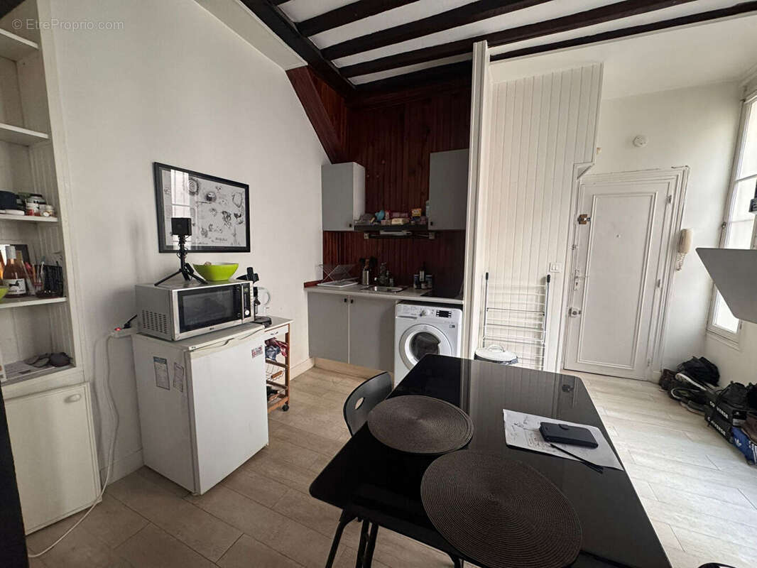 Appartement à PARIS-1E