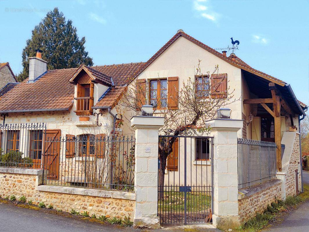 Maison à COUSSAY-LES-BOIS