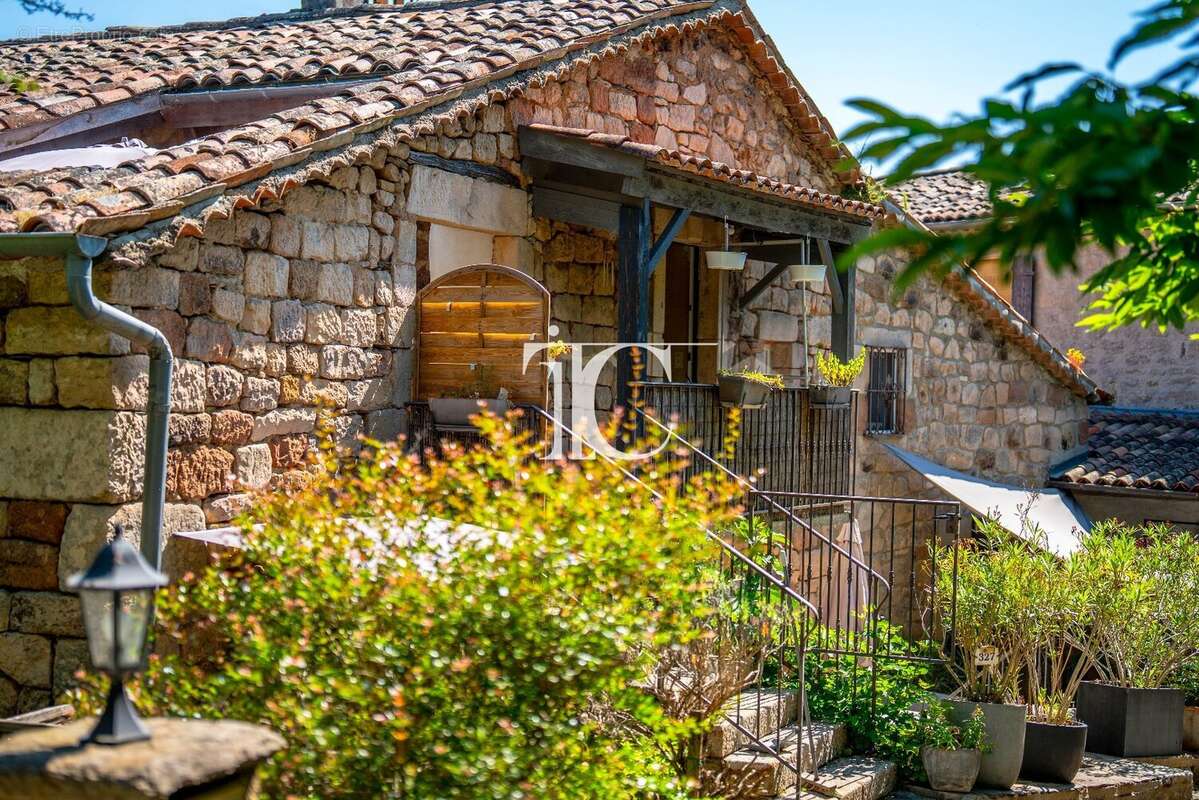 Maison à LABLACHERE