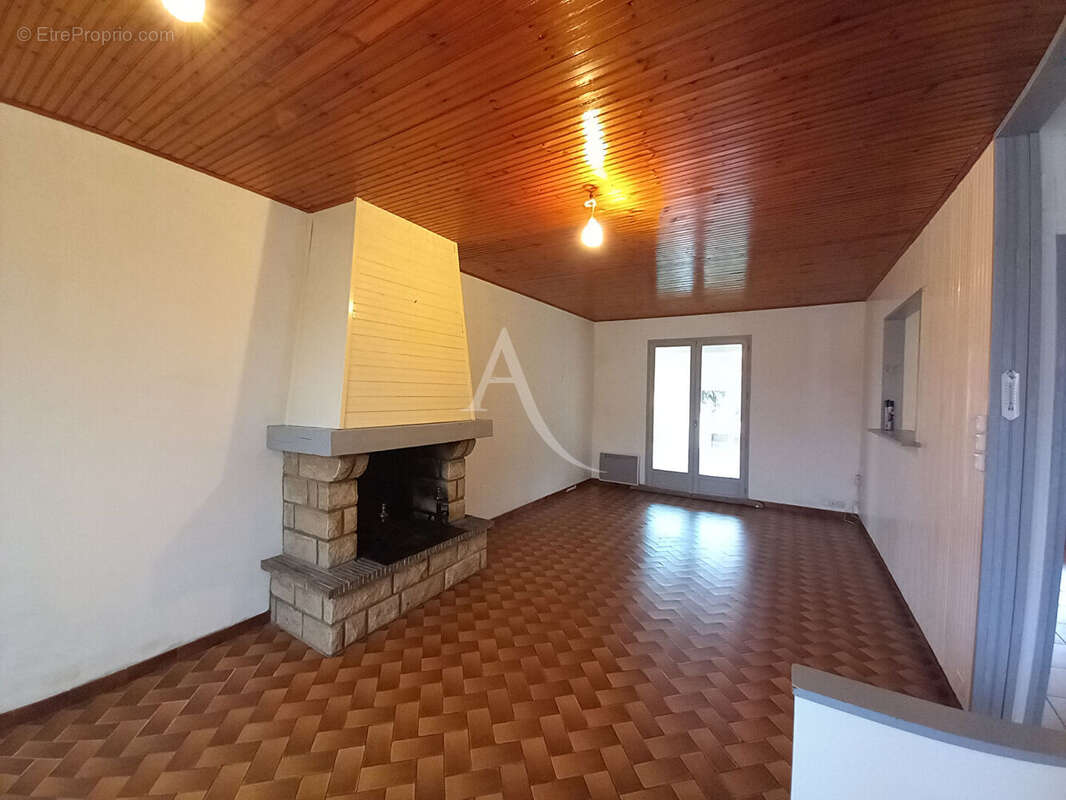 Maison à LA CHAIZE-GIRAUD