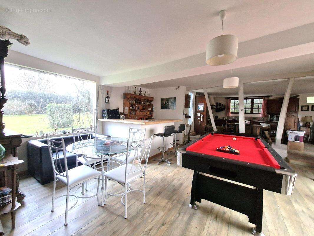 Maison à CROISY-SUR-ANDELLE