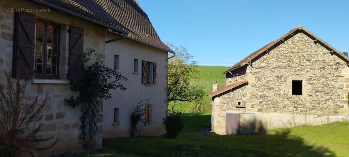 Maison à ESPEYROUX