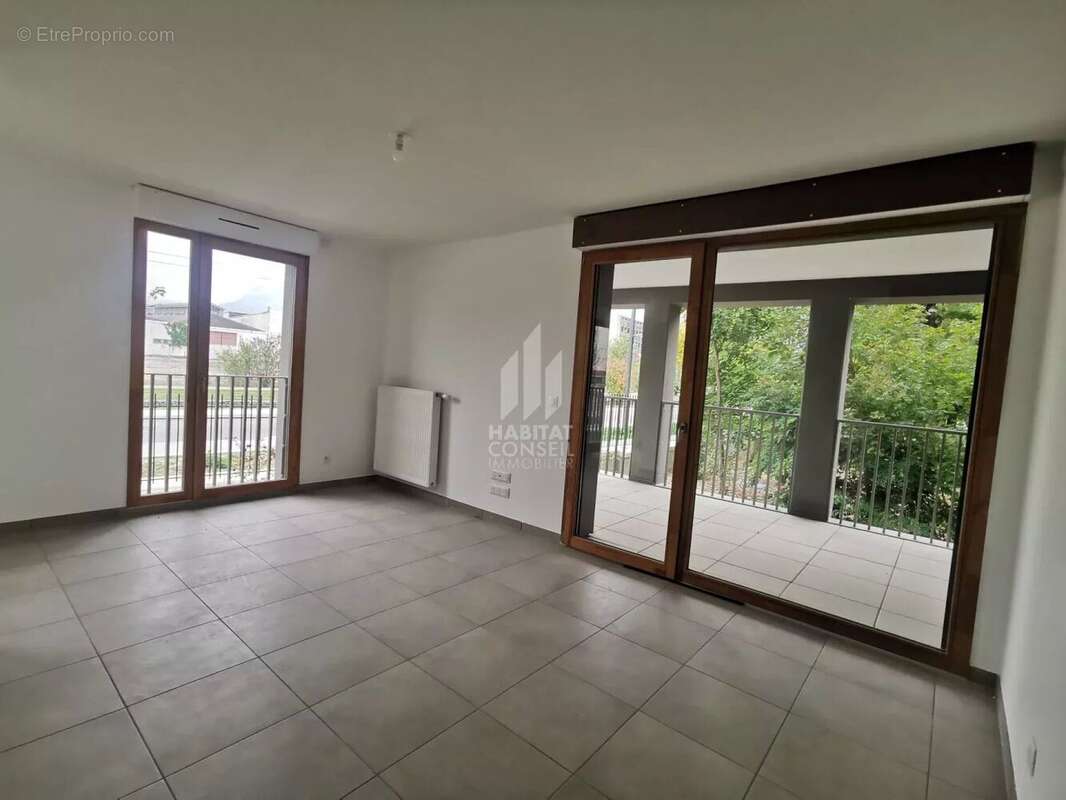 Appartement à LE PONT-DE-CLAIX