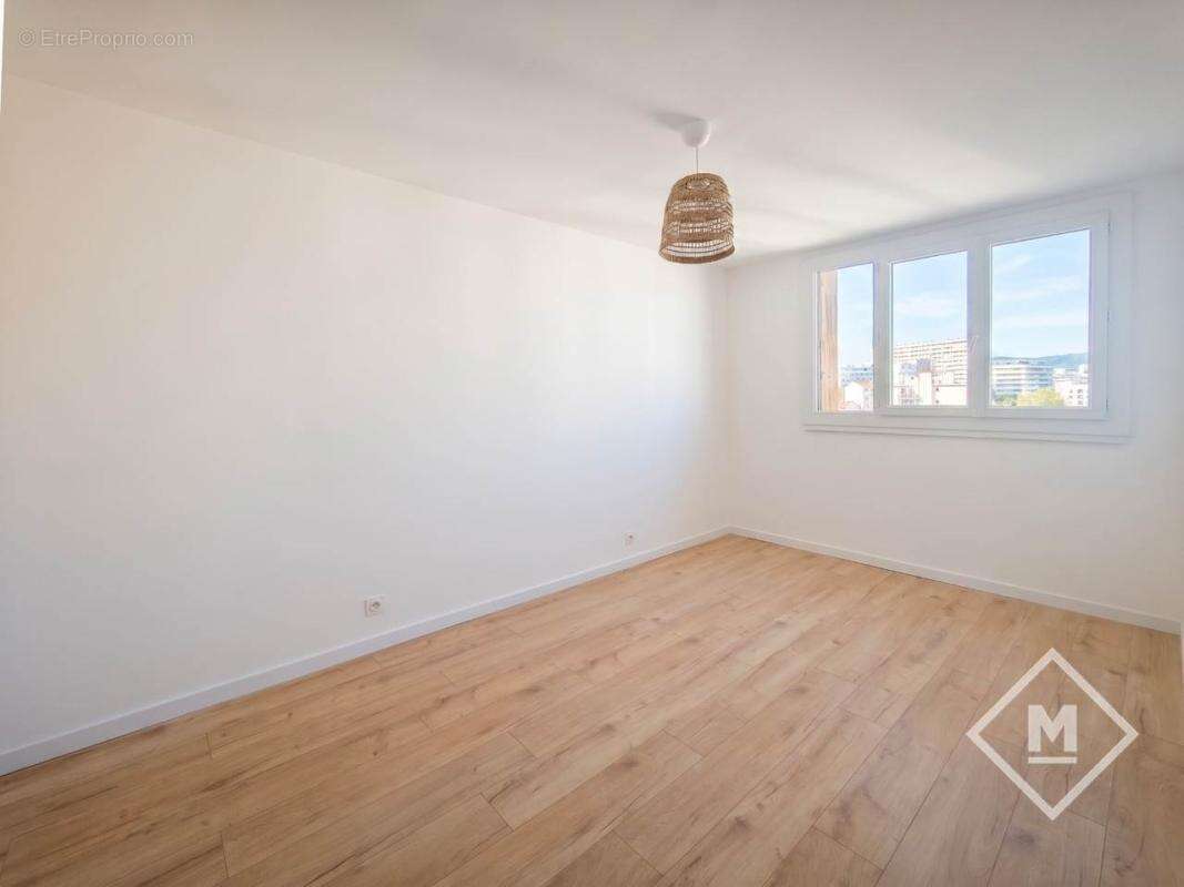 Appartement 3 Pièces Lumineux Dernier Étage Marseille 4ème Quartier Chartreux à 210 000€ FAI - photo 10