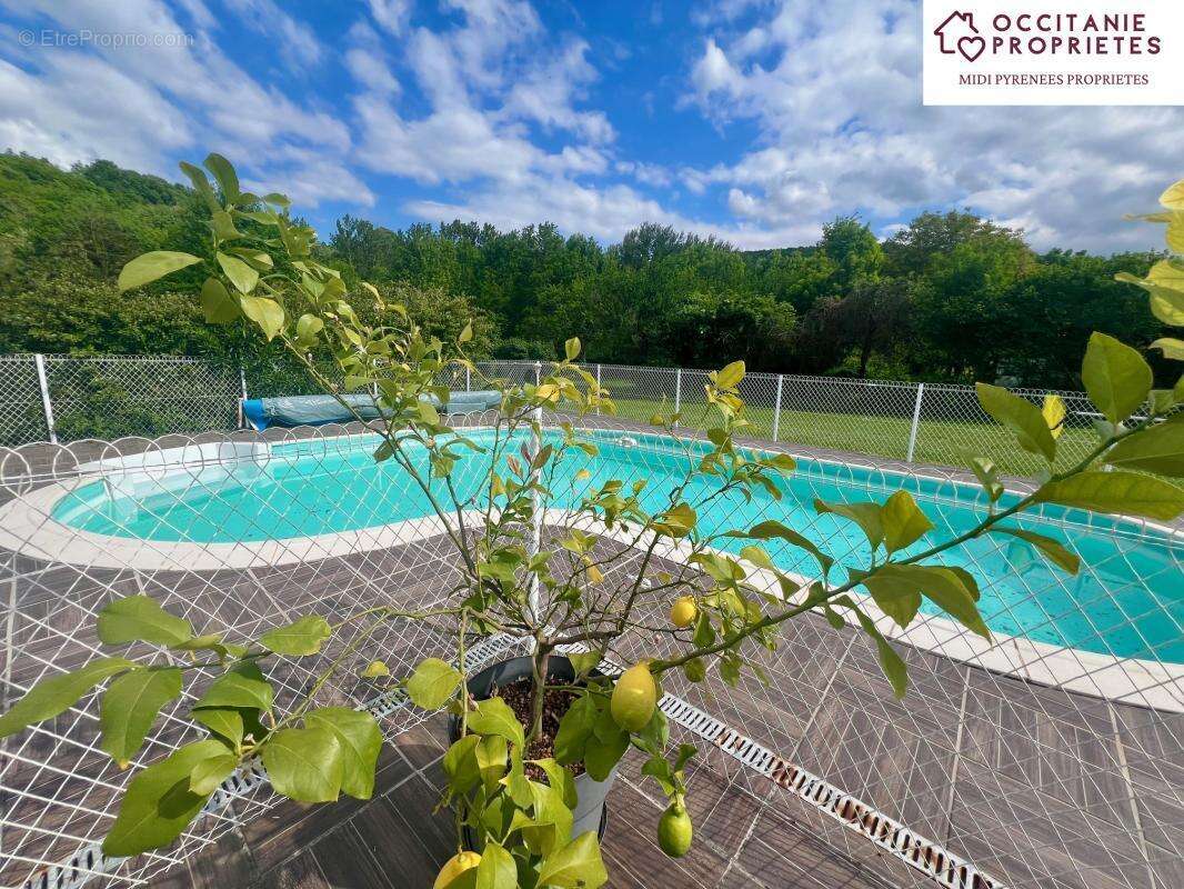 Maison à MONTBRUN-BOCAGE