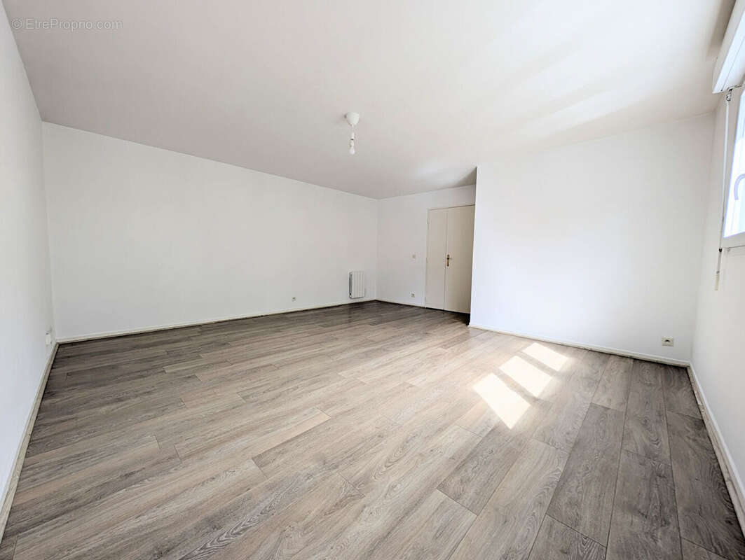 Appartement à SARTROUVILLE