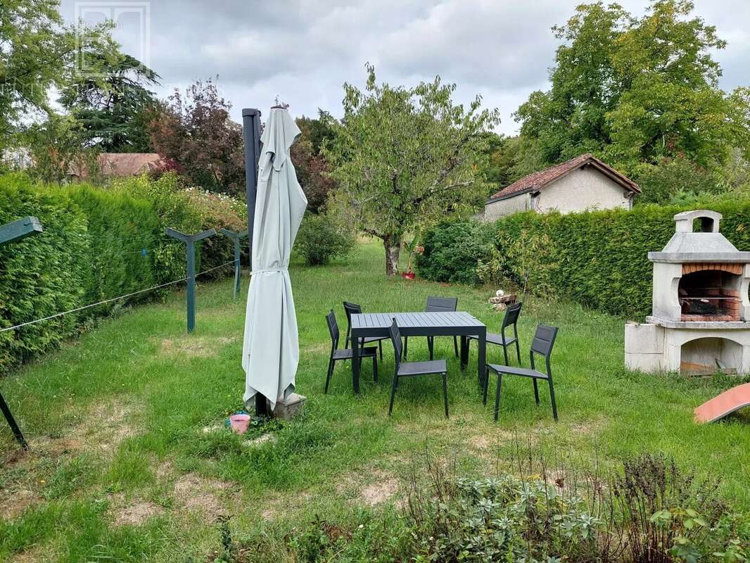 Maison à BOURDEILLES