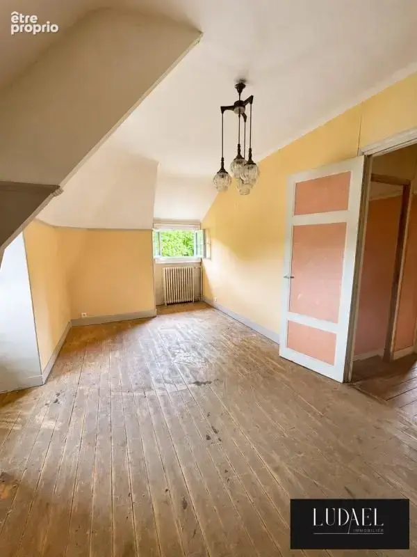 Maison familiale à rénover avec grand jardin, sous-sol complet - photo 10