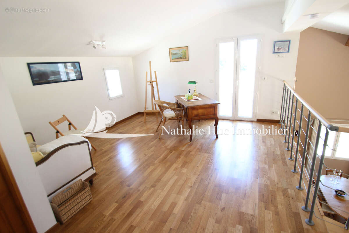 Maison 165 m² à Sainte-Marie  - photo 4