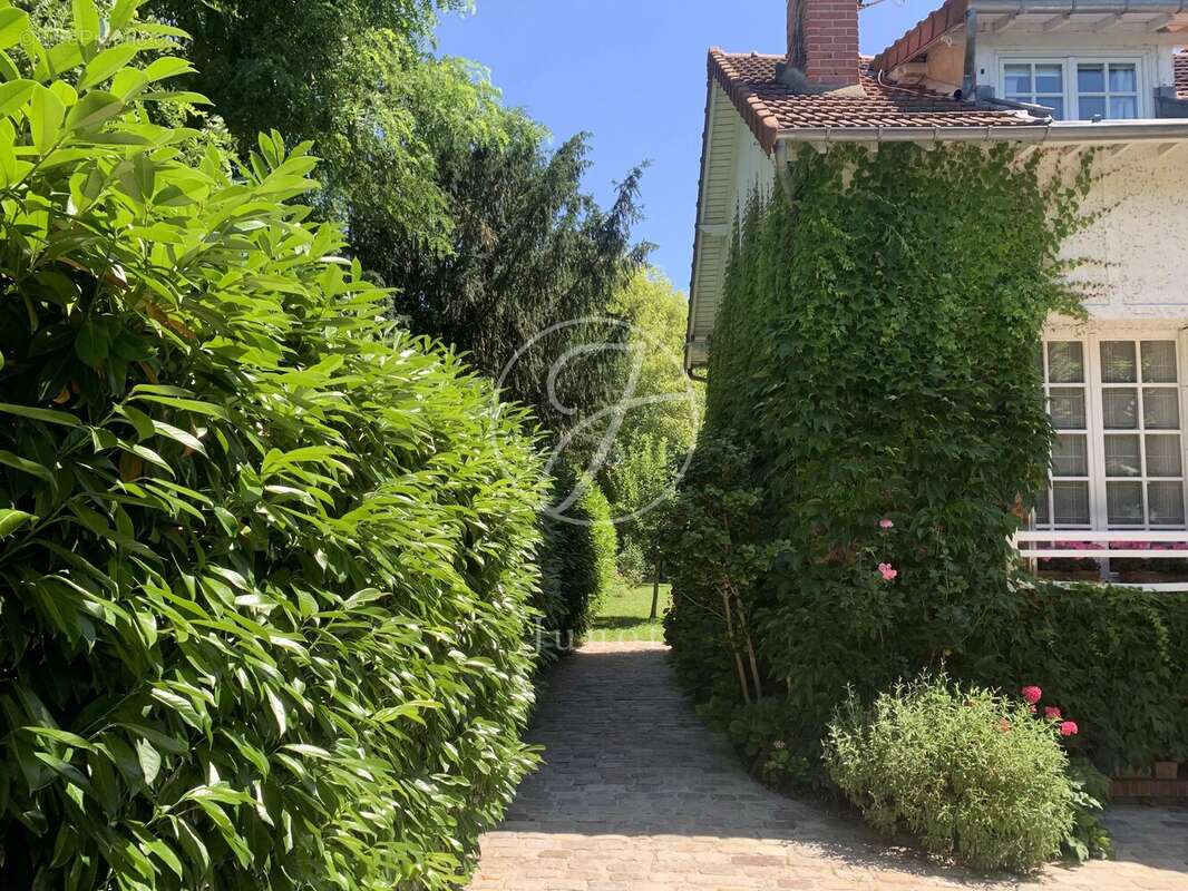 Maison à LE VESINET