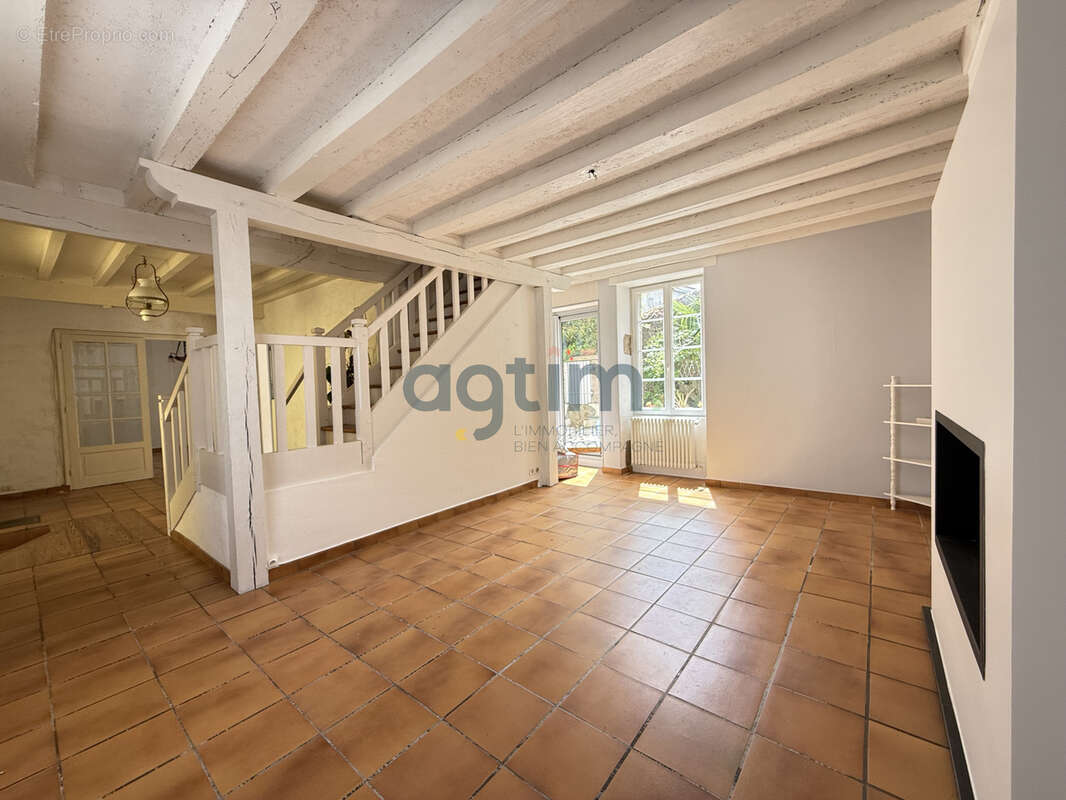 Maison à VIEILLEVIGNE