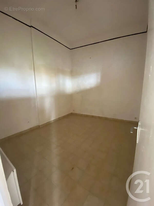 Appartement à MARSEILLE-4E