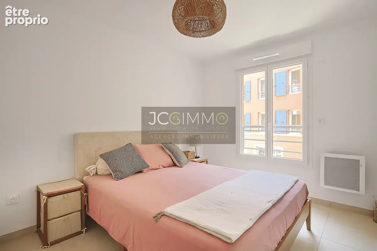 Appartement t3 - ascenseur-  balcon et double garage - sollies-pont 83210 - photo 6