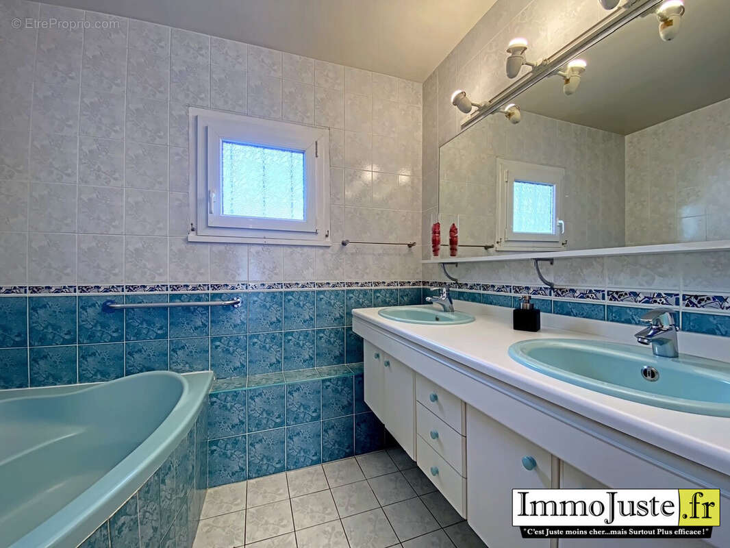 Maison à LES ESSARTS-LE-ROI