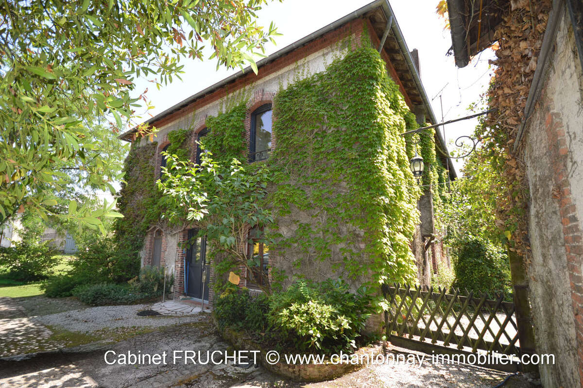 Maison à LES HERBIERS