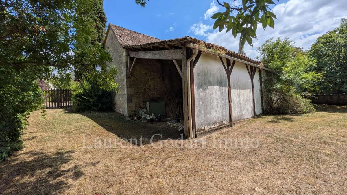 Maison en pierres avec dépendances - photo 2