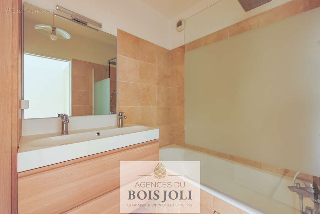 Appartement à ISSY-LES-MOULINEAUX