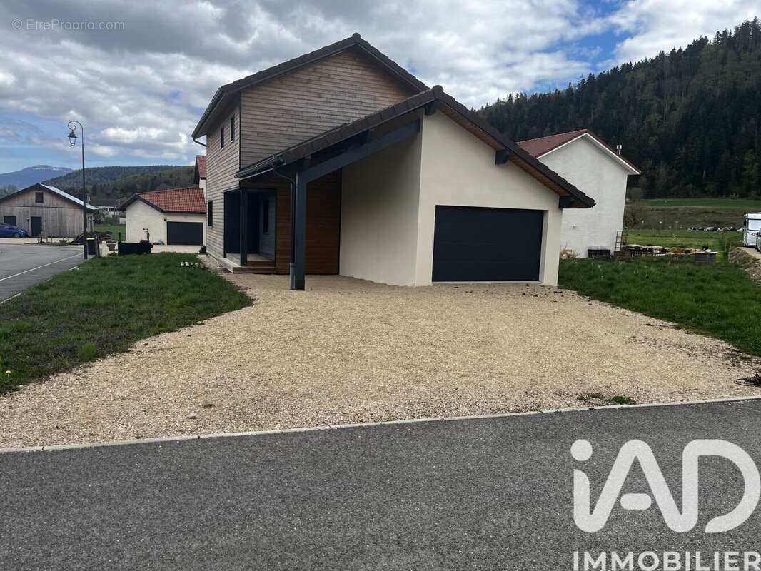 Maison 126 m² à Le Poizat  - photo 3