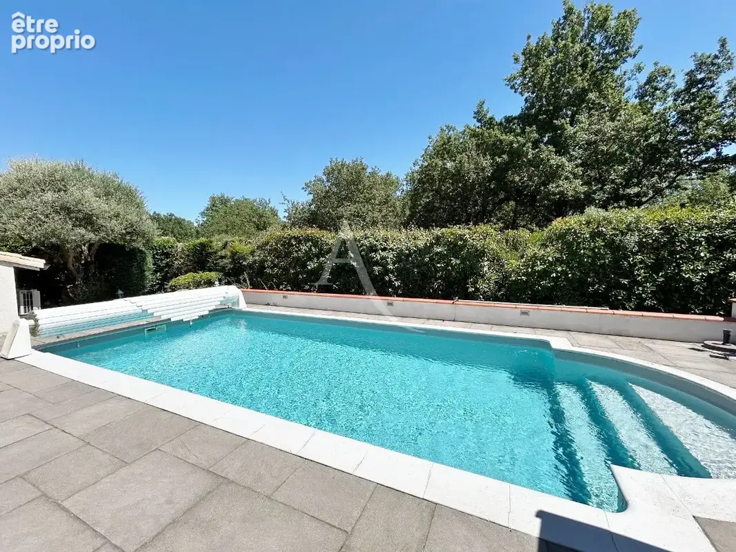 Maison 5 pièce(s) 140 m² avec double garage, piscine et pool house, sur 2341 m² de terrain. - photo 11