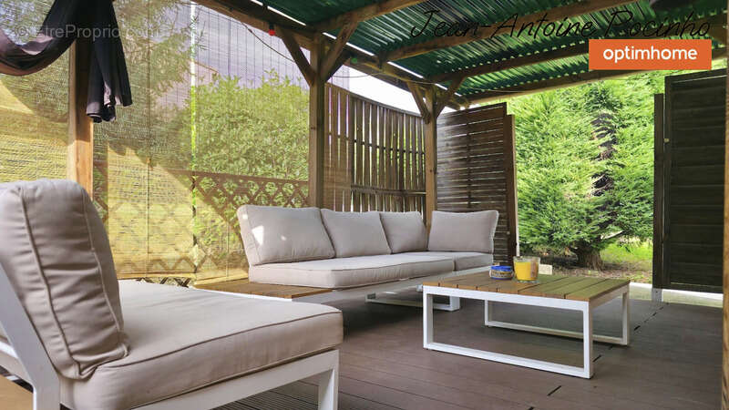 Maison à SAINTE-FOY-DE-PEYROLIERES