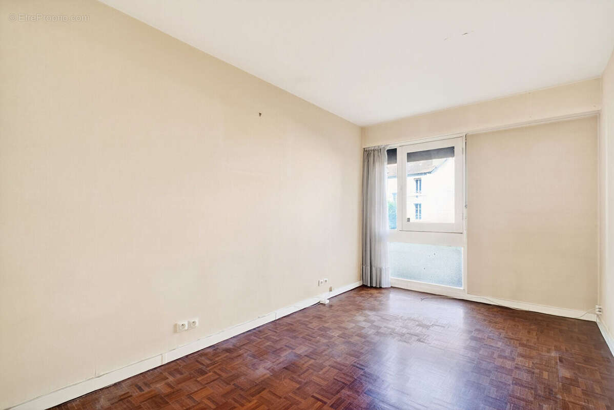 Appartement à PARIS-12E