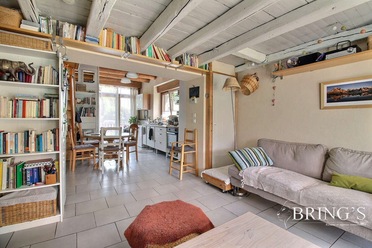 Maison à CRANVES-SALES