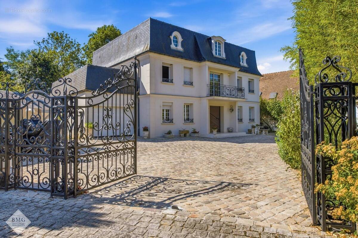 Maison à LE PLESSIS-TREVISE