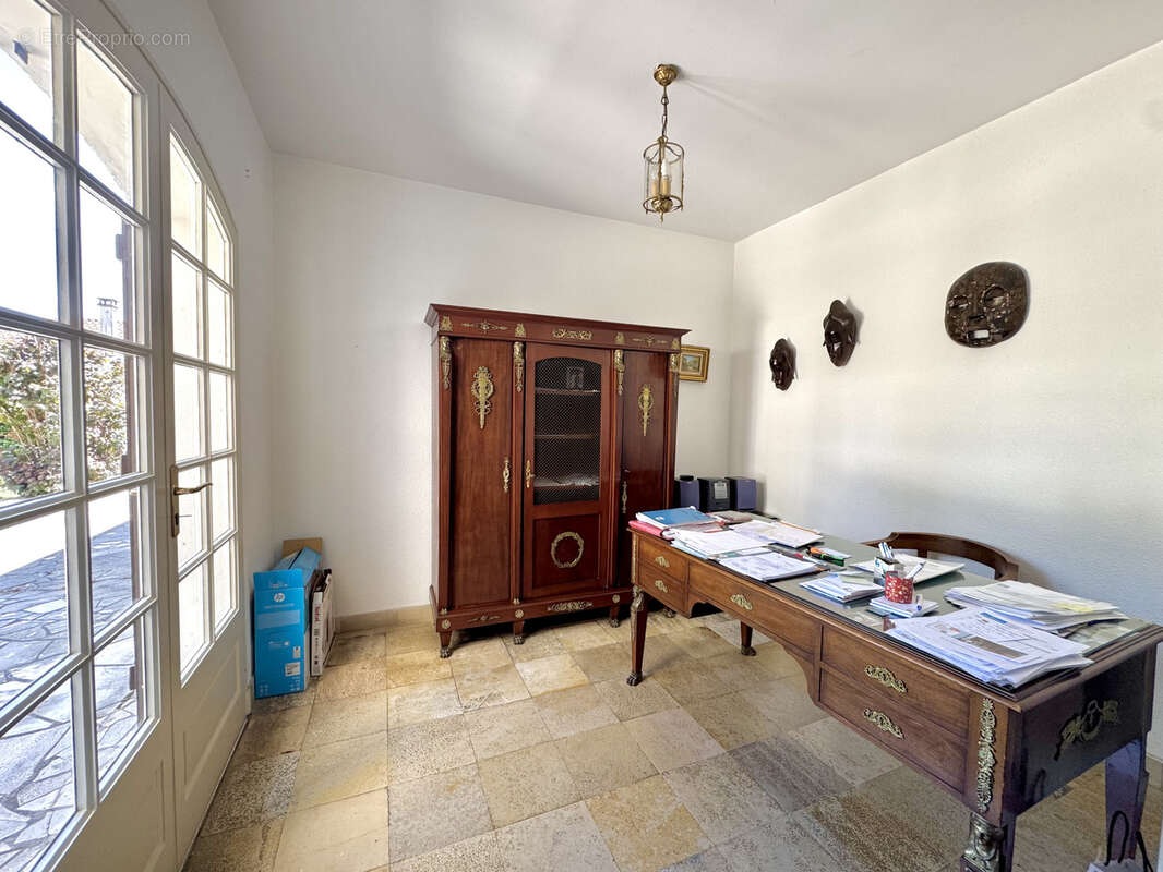 Maison 200m2 avec jardin et piscine - photo 5