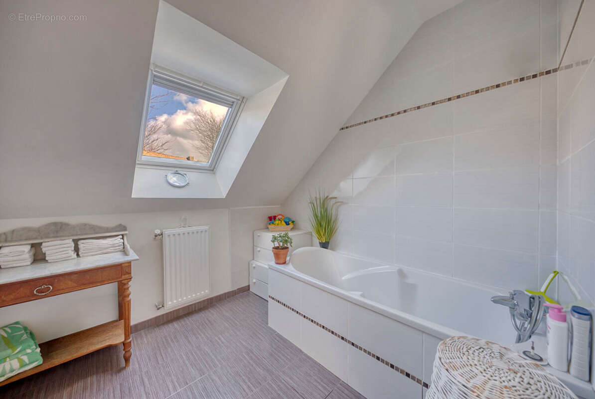 Maison - Longs Champs - photo 12