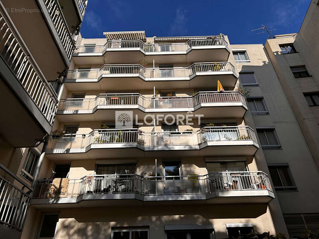 Appartement à PARIS-20E