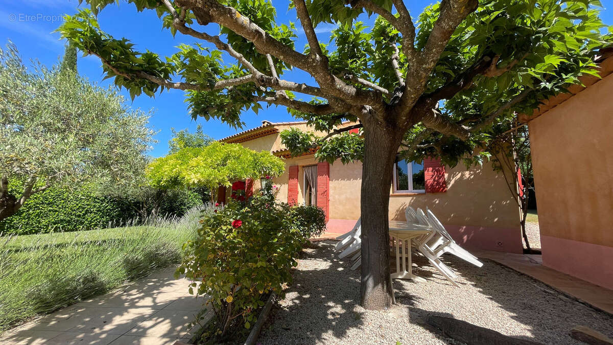 Maison à LA TOUR-D'AIGUES
