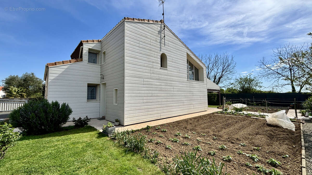 Maison à CERNUSSON