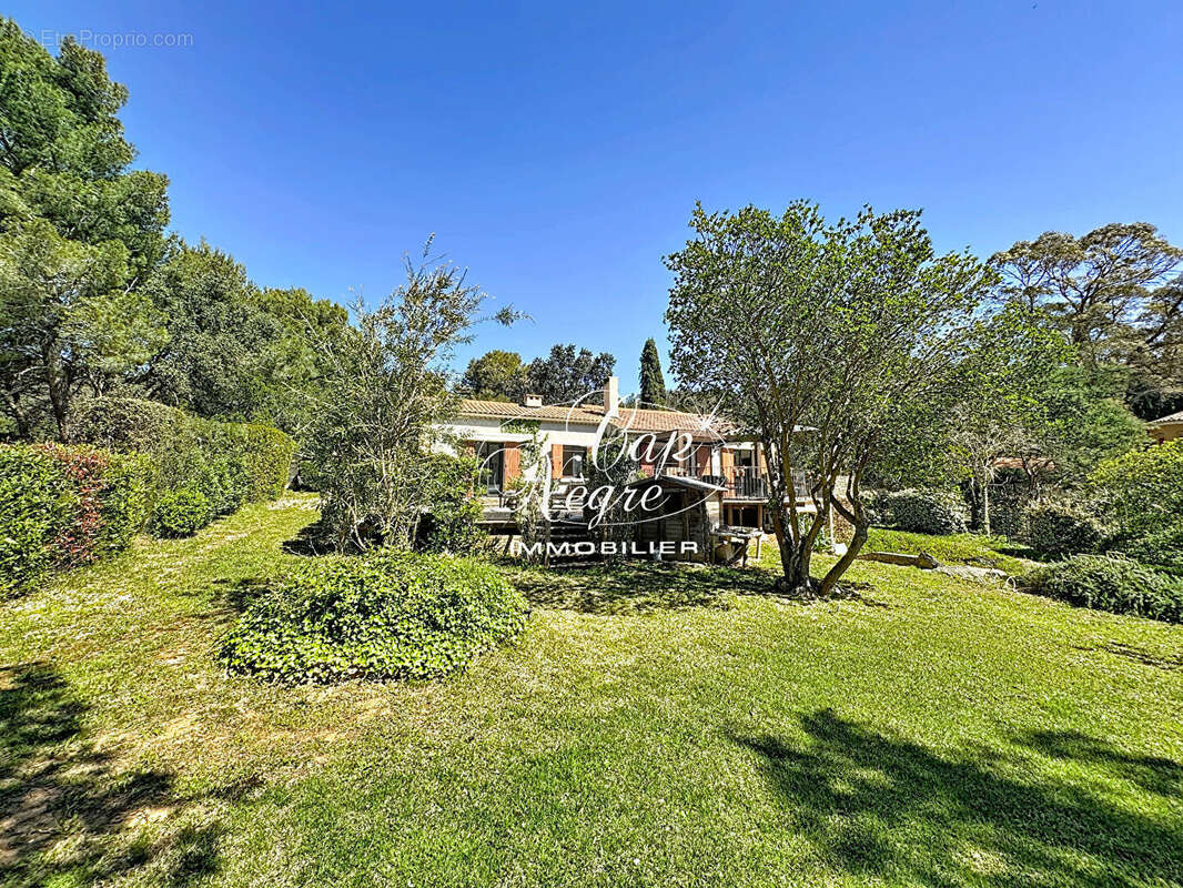 Maison à BORMES-LES-MIMOSAS