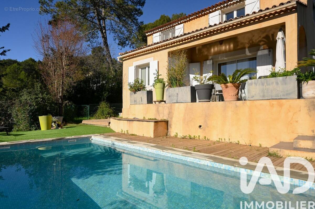 Photo 1 - Maison à PEYPIN