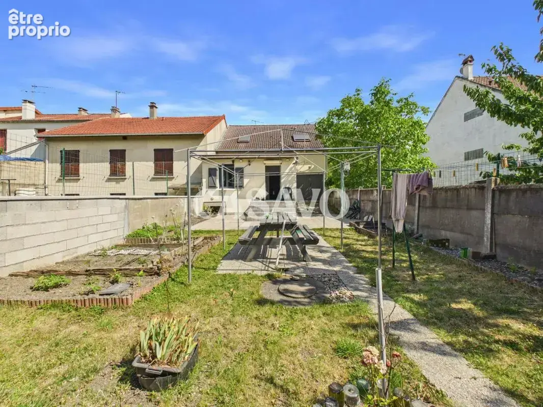 Vente Maison de ville 5 pièces de 92m² - 95140 Garges-lès-Gonesse - photo 4