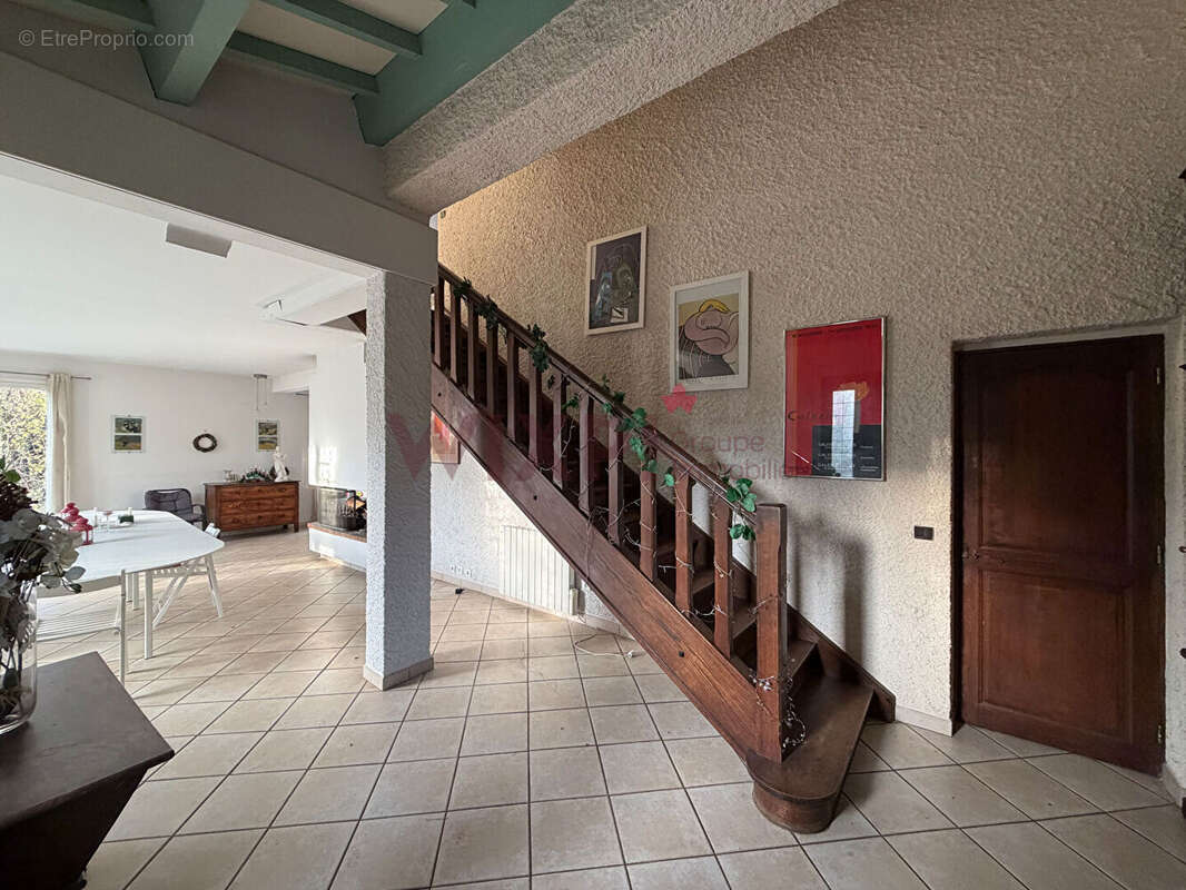 Maison à MONTELIER