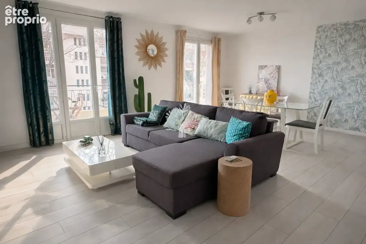 A vendre toulon quartier de siblas appartement de type 4 renove - photo 2