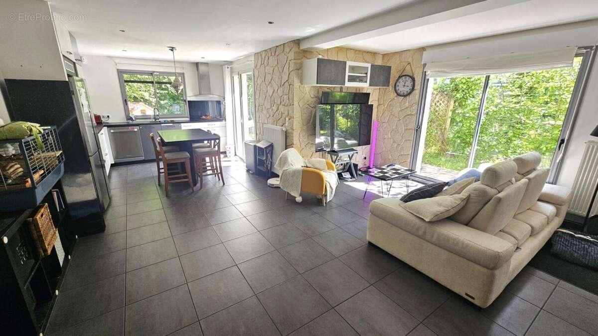 Maison à HOUDAN