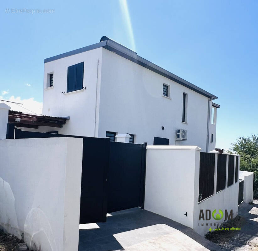 Maison vue extèrieur - Maison à LA POSSESSION