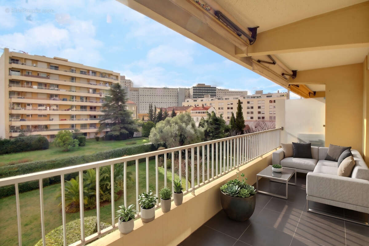 Appartement à MARSEILLE-5E