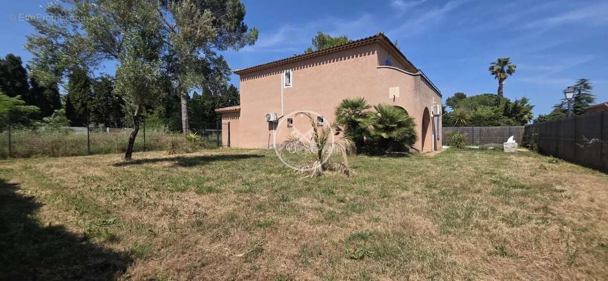 Maison à FREJUS