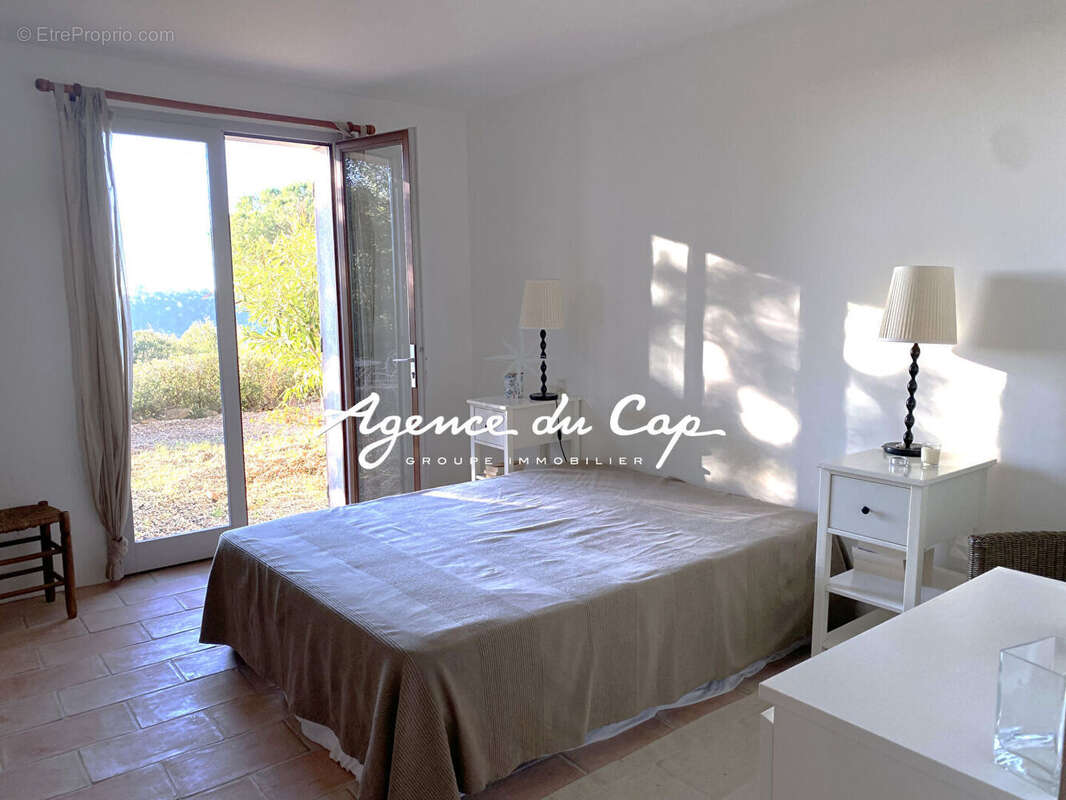 Maison à LES ISSAMBRES