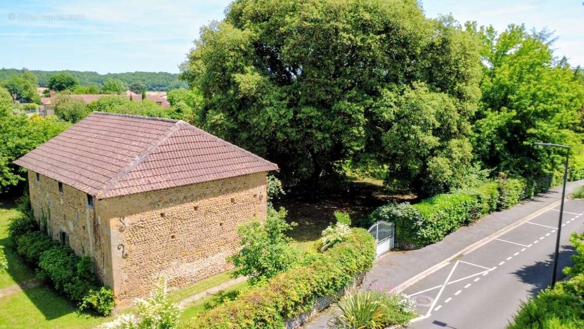Maison 254 m² à Villecomtal-Sur-Arros  - photo 6