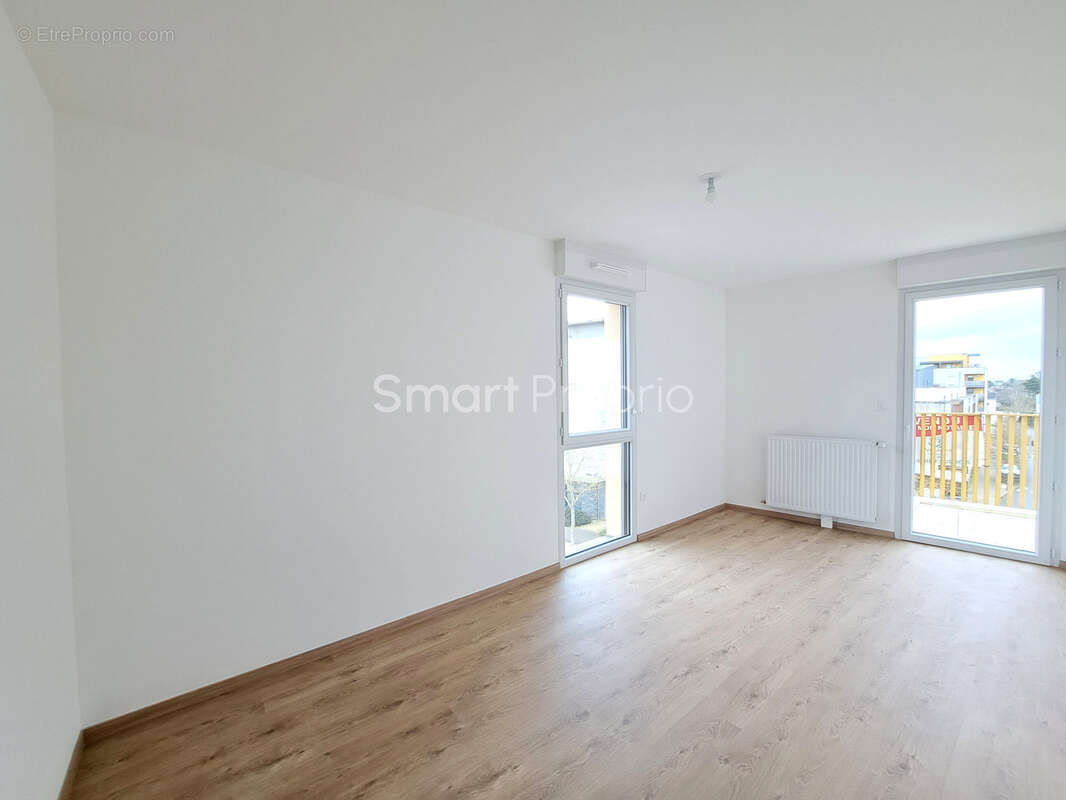 Appartement à LES PONTS-DE-CE