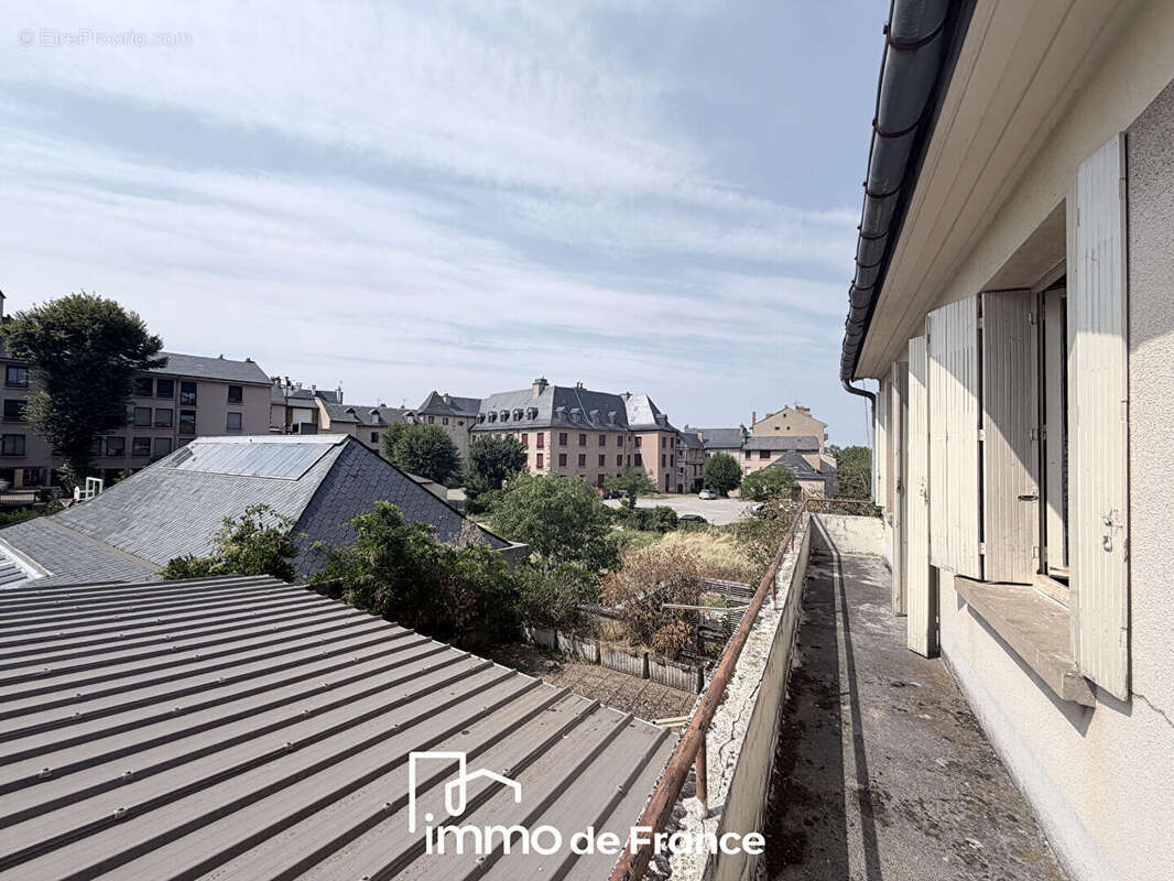 Immeuble Rodez - Local commercial + 2 Appartements T4 - photo 3
