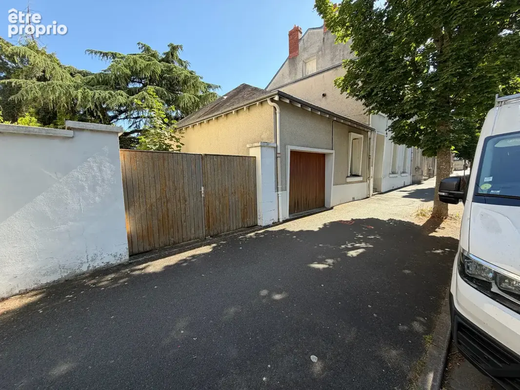 Maison 5 chambres - 3 garages - terrain - photo 2