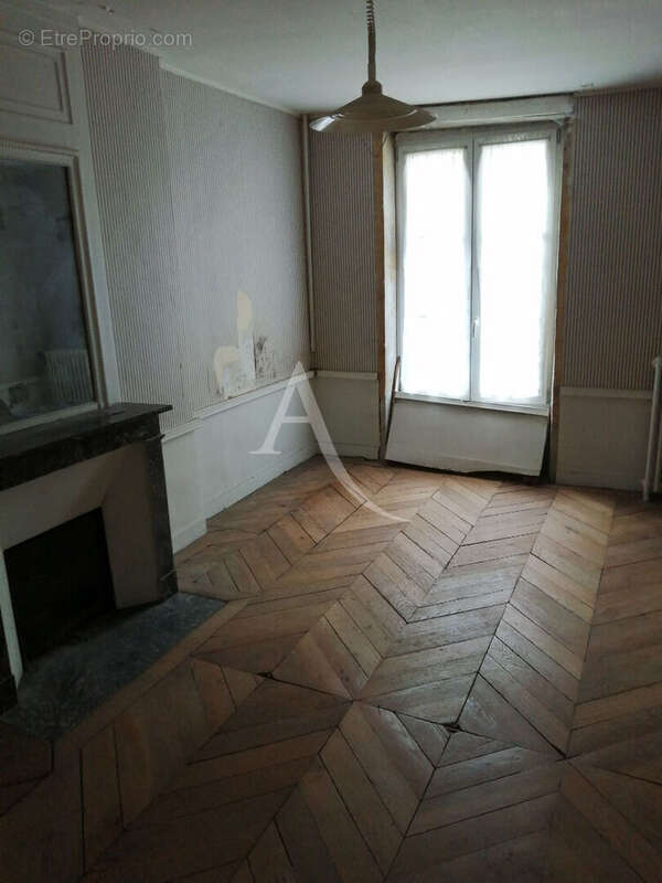 Maison à MONTCEAUX-LES-MEAUX