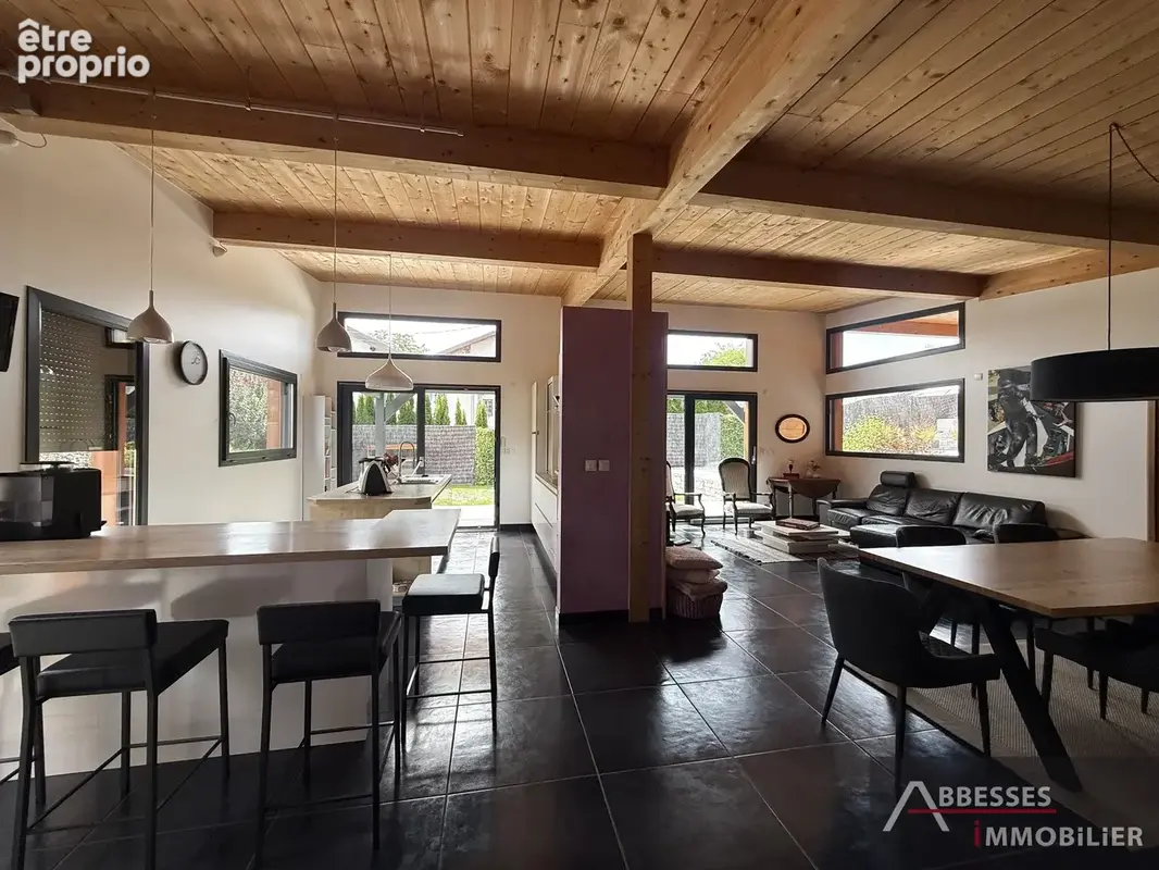 EN EXCLUSIVITÉ - A 2 min de REMIREMONT : pavillon Xilome de plain pied avec piscine et jaccuzzi. - photo 8